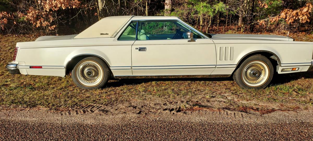 Lincoln-Continental-mark-v-1979-18