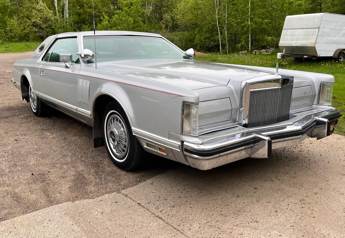 Lincoln-Continental-mark-v-1979