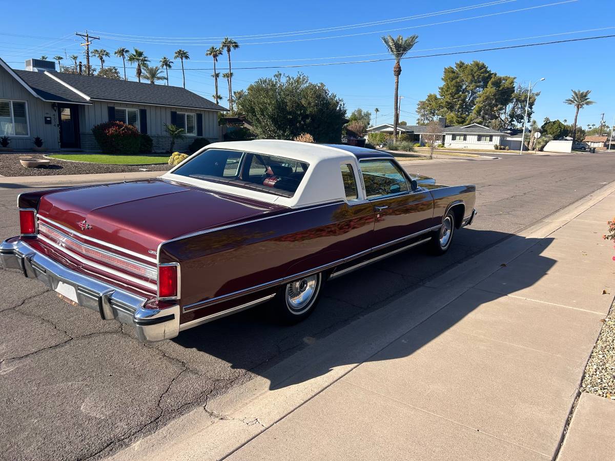 Lincoln-Continental-town-coupe-1977-4