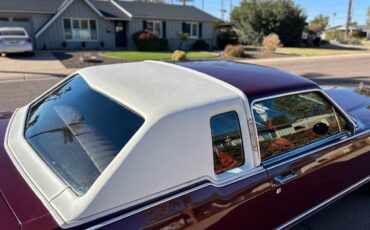 Lincoln-Continental-town-coupe-1977-5