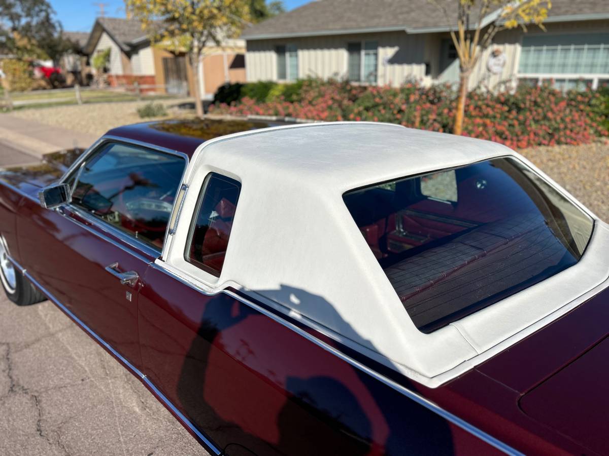 Lincoln-Continental-town-coupe-1977-6