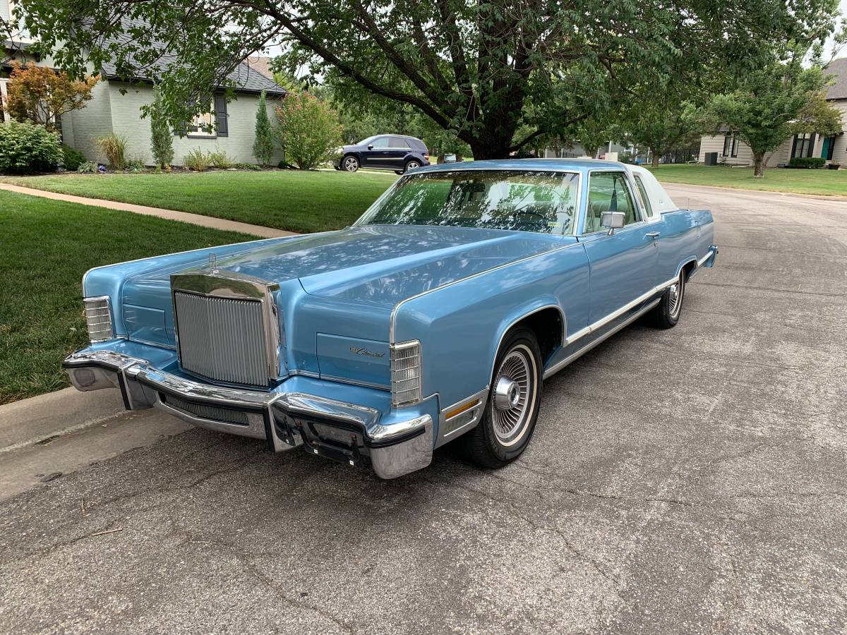 Lincoln-Continental-town-coupe-1978-15