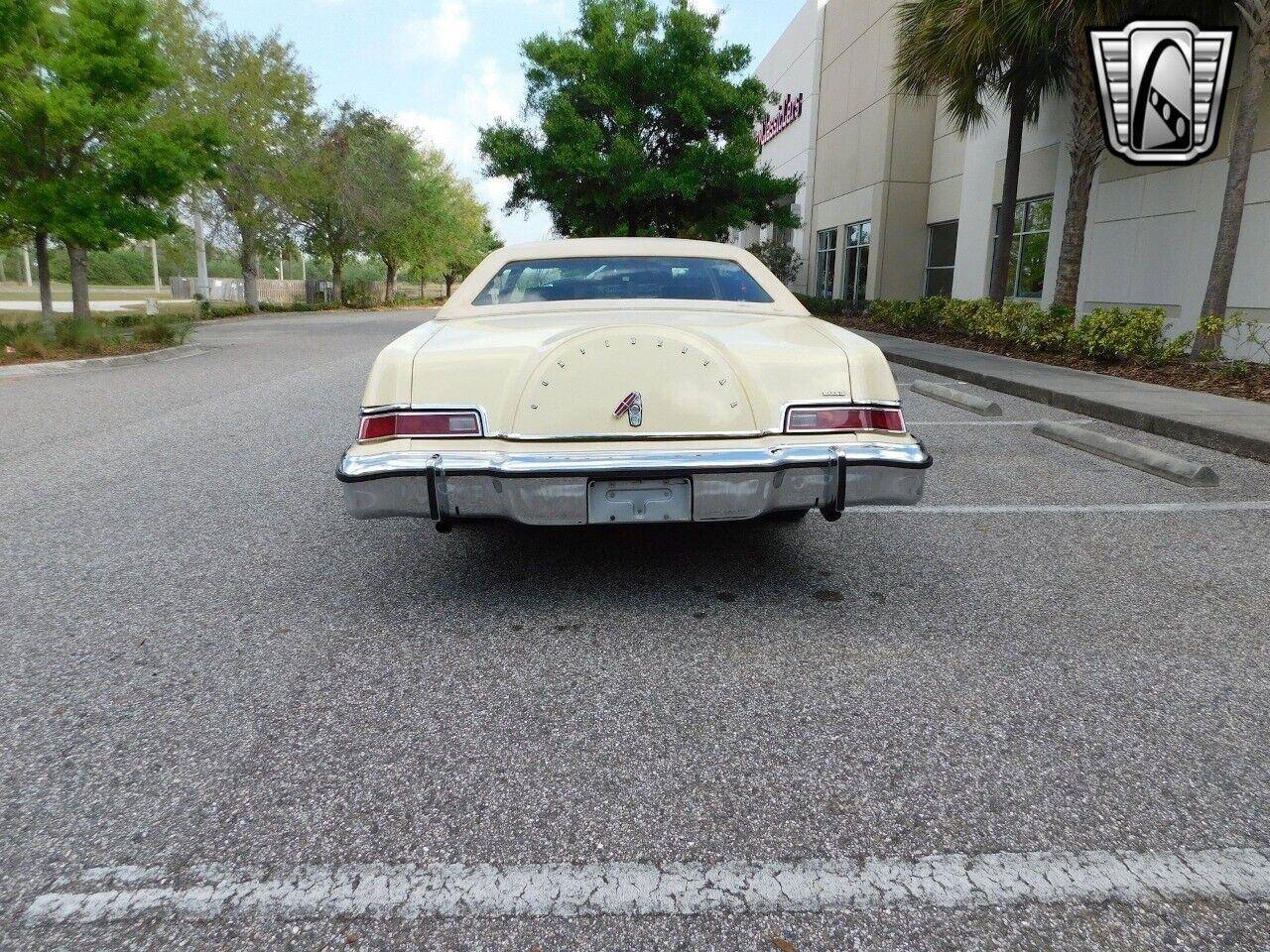 Lincoln-Mark-Series-1976-4