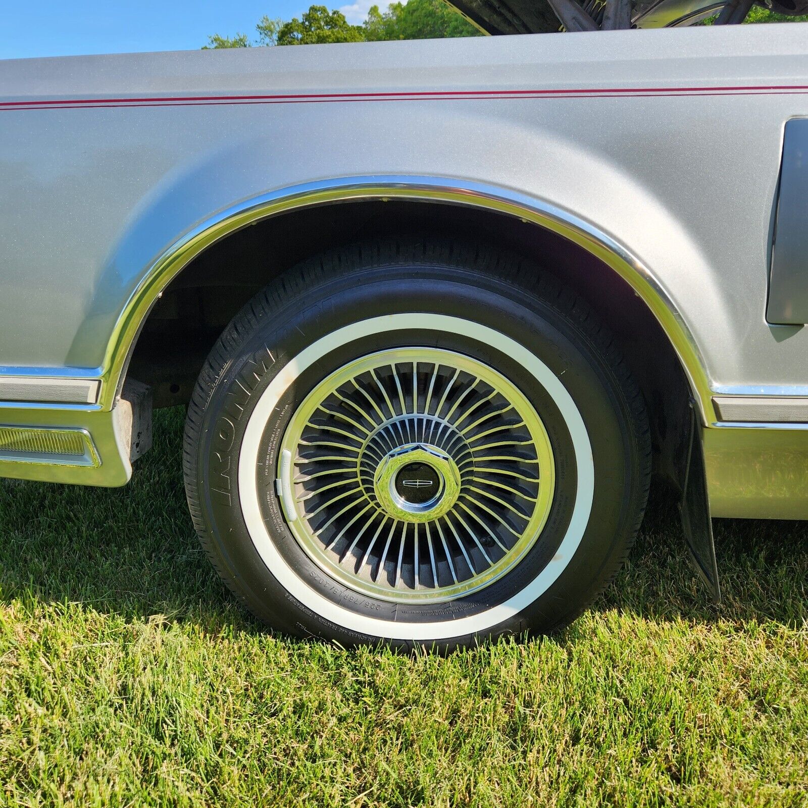 Lincoln-Mark-Series-Coupe-1977-16