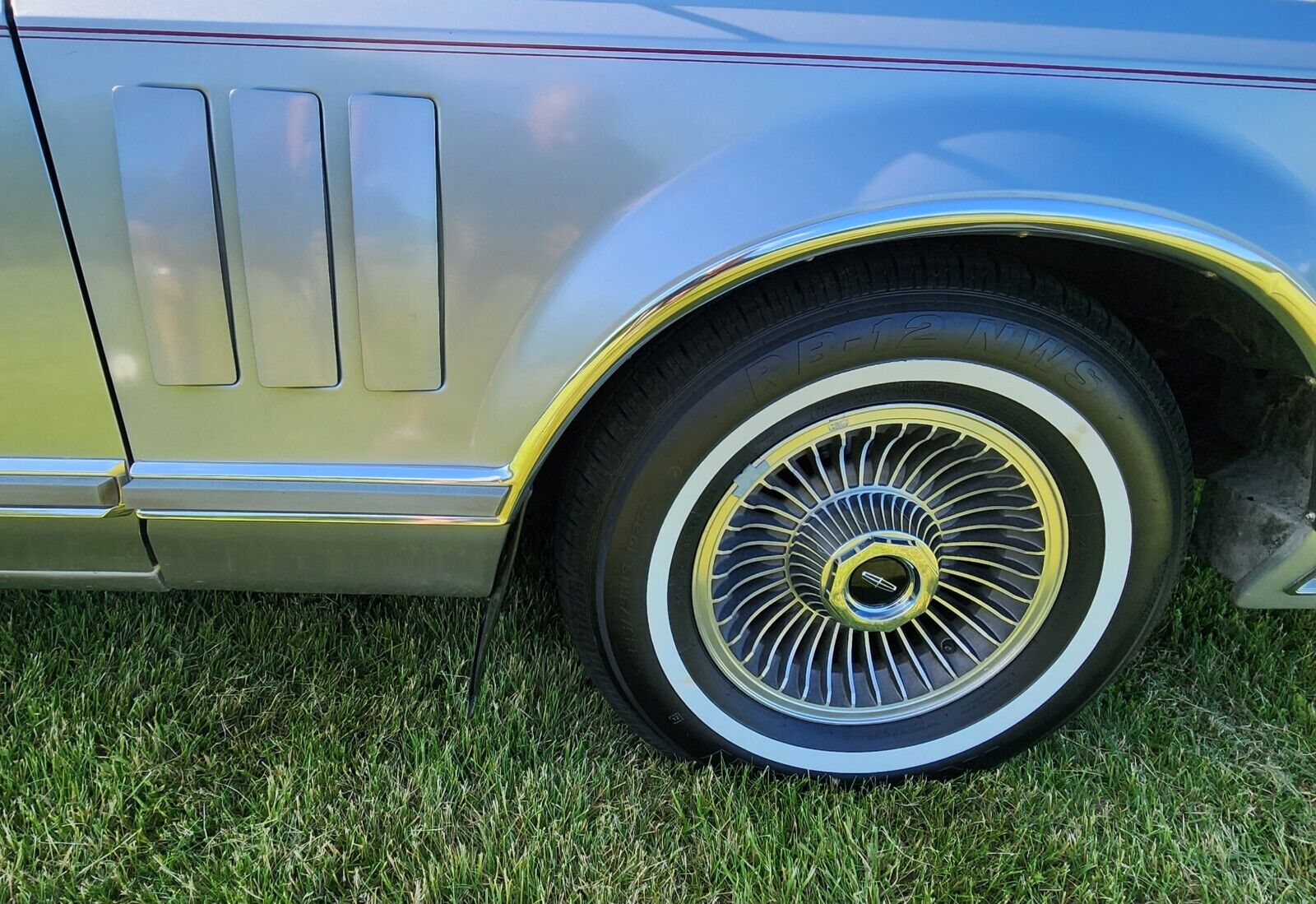 Lincoln-Mark-Series-Coupe-1977-20