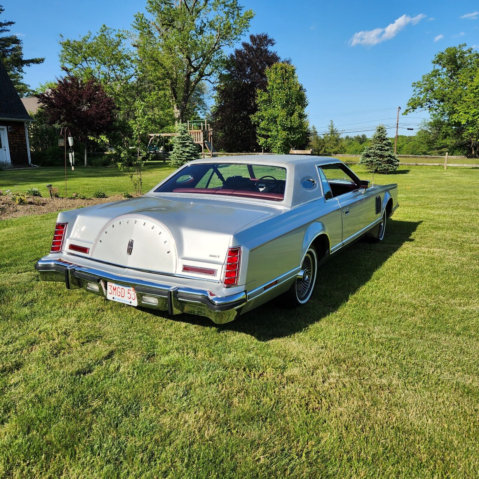 Lincoln-Mark-Series-Coupe-1977-3