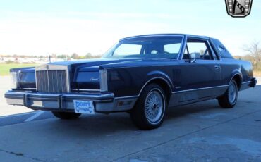 Lincoln-Mark-Series-Coupe-1983-3