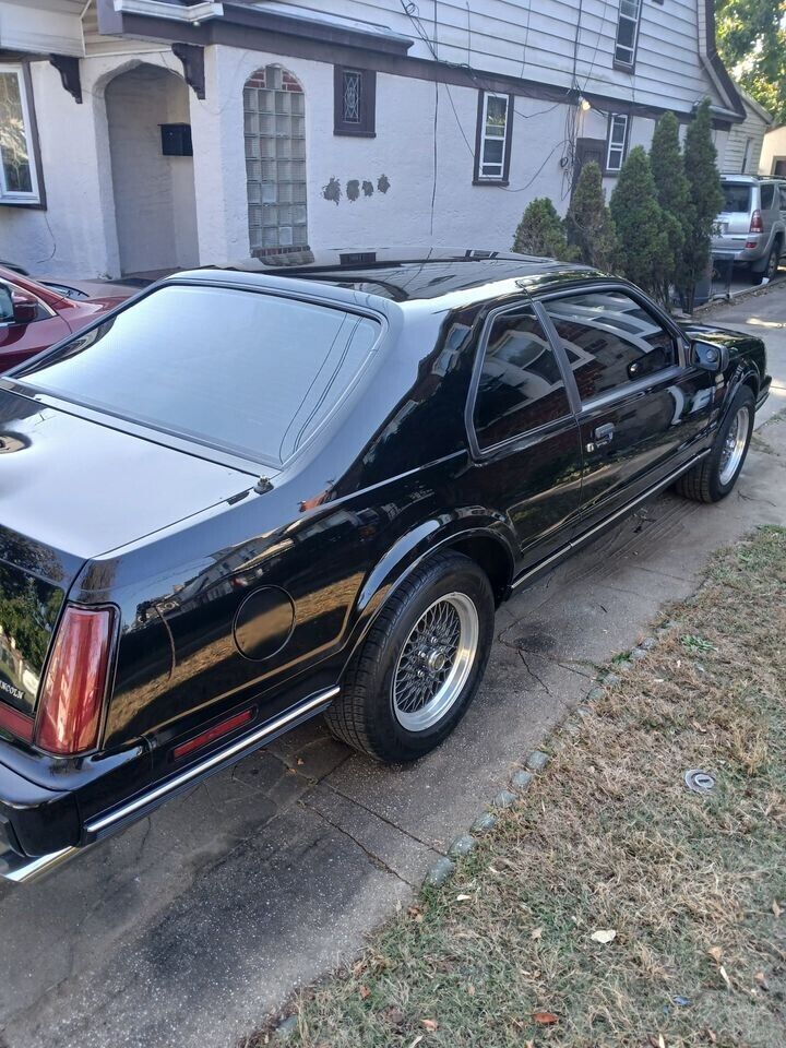 Lincoln-Mark-Series-Coupe-1991-2