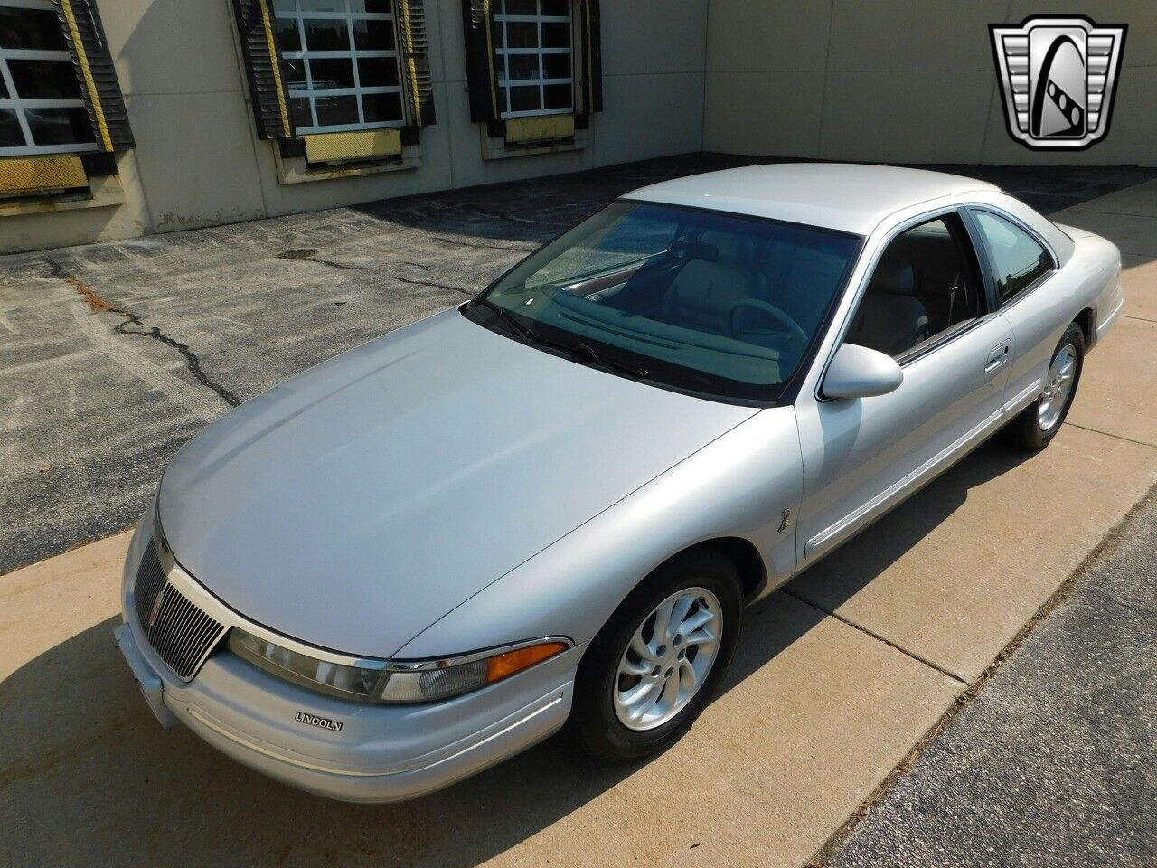 Lincoln-Mark-Series-Coupe-1995-2