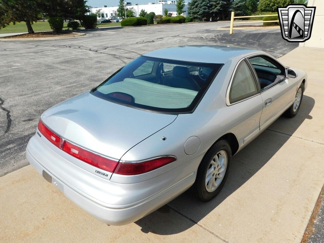 Lincoln-Mark-Series-Coupe-1995-3