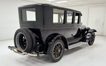 Lincoln-Model-117-Berline-1922-4