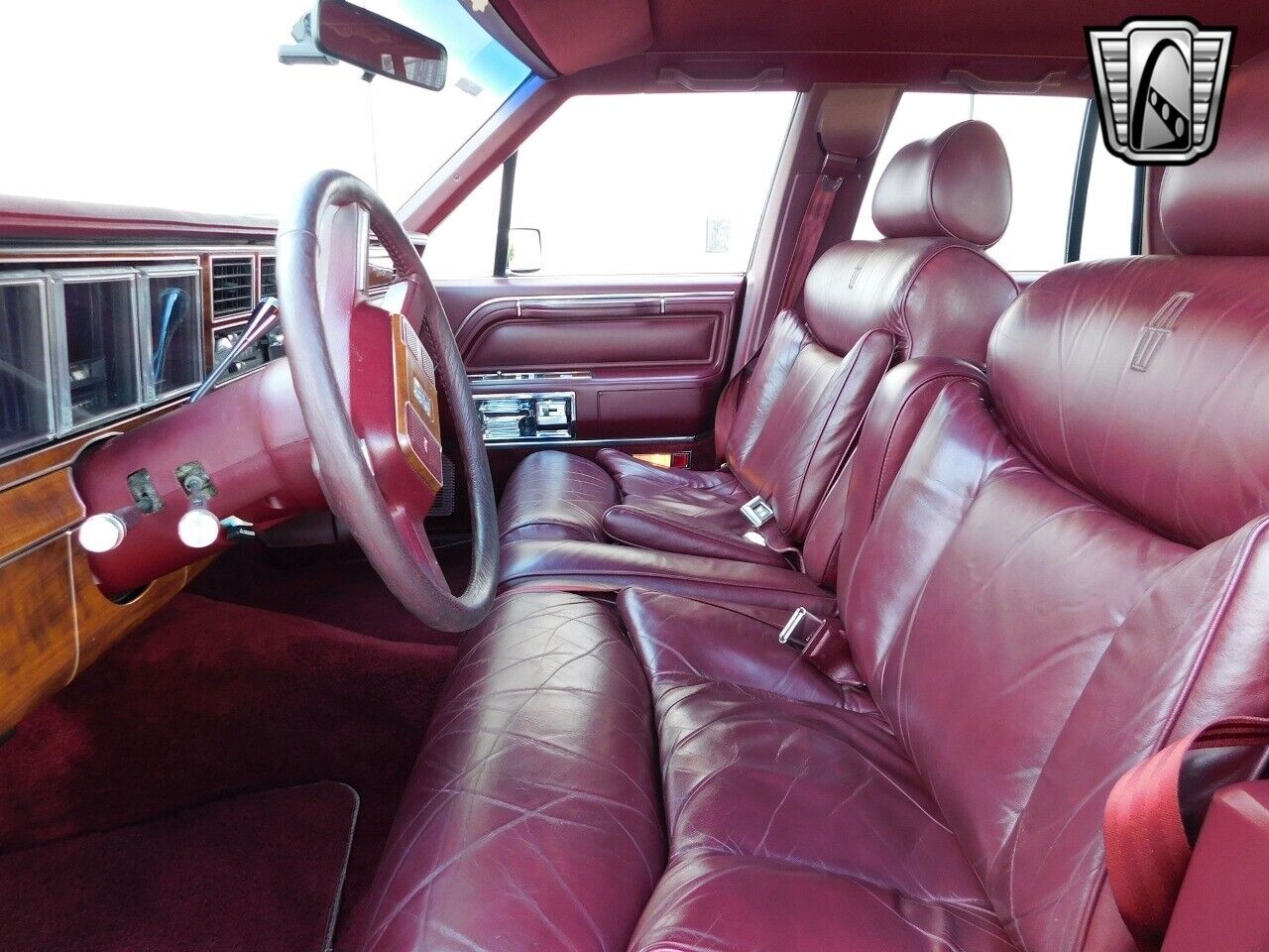 Lincoln-Town-Car-1989-9