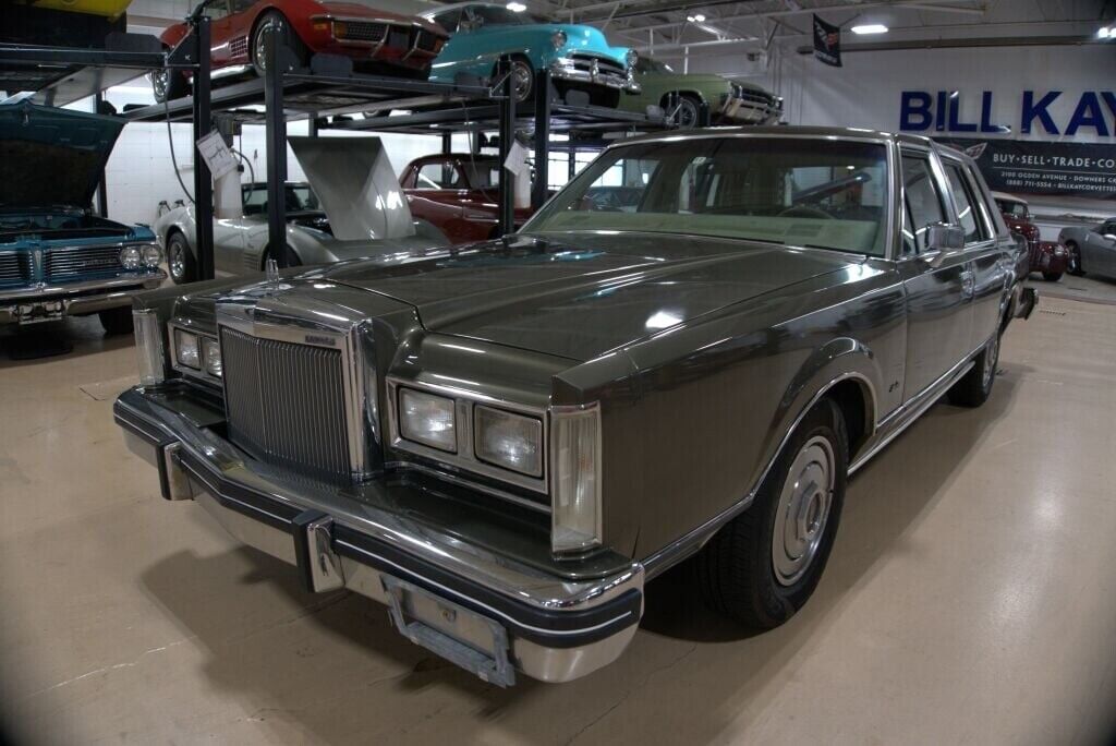 Lincoln Town Car Berline 1984