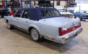 Lincoln-Town-Car-Berline-1986-4