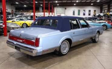 Lincoln-Town-Car-Berline-1986-6