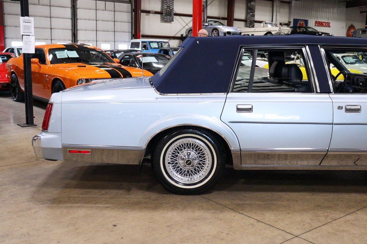 Lincoln-Town-Car-Berline-1986-7