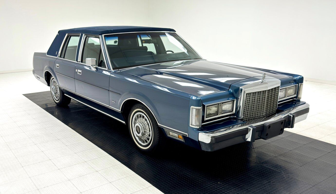 Lincoln-Town-Car-Berline-1987-6