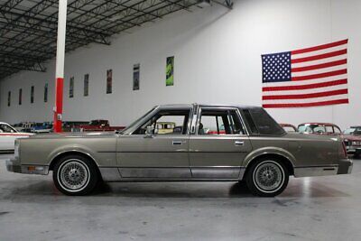 Lincoln-Town-Car-Berline-1988-1