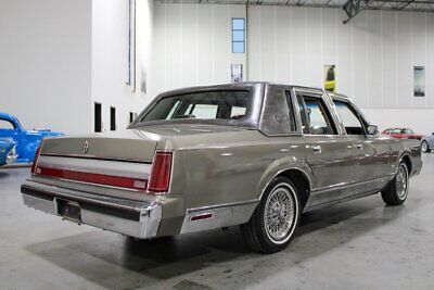 Lincoln-Town-Car-Berline-1988-4