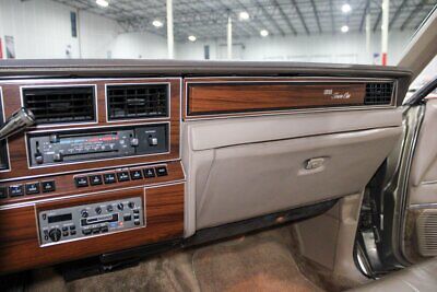 Lincoln-Town-Car-Berline-1988-9