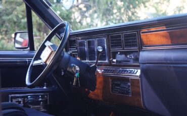 Lincoln-Town-Car-Berline-1989-19