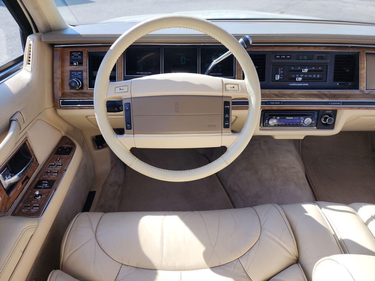 Lincoln-Town-Car-Berline-1990-5