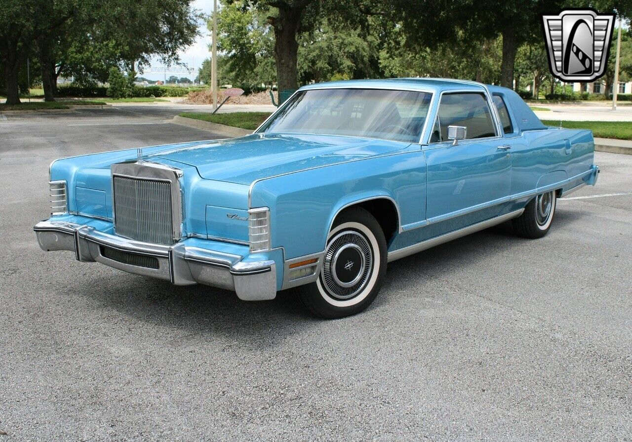 Lincoln-Town-Car-Coupe-1977-4