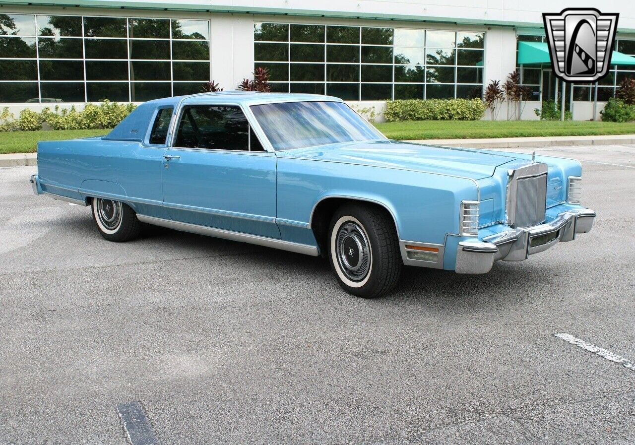 Lincoln-Town-Car-Coupe-1977-8