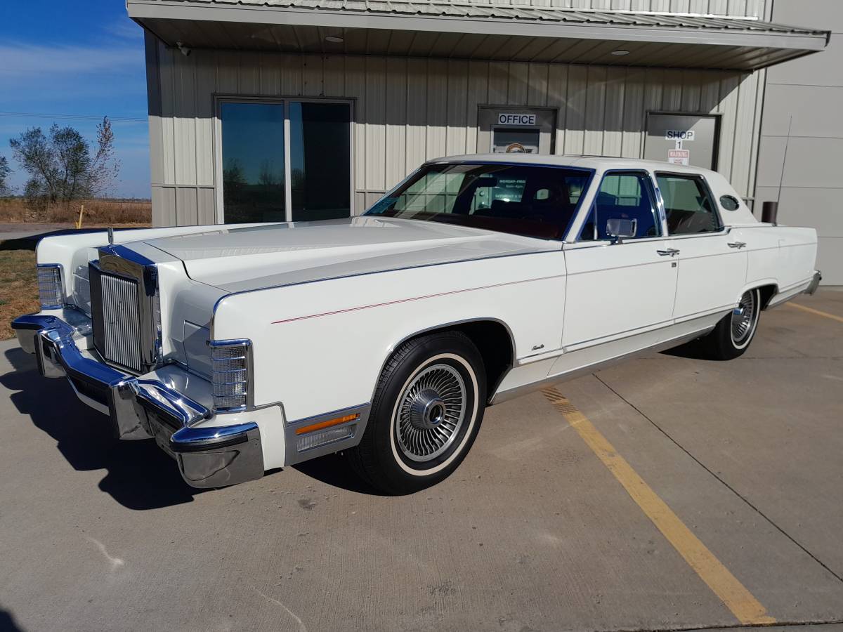 Lincoln-Town-car-1978