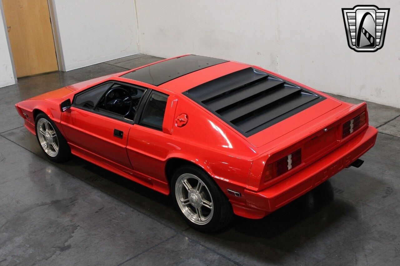 Lotus-Esprit-Coupe-1985-10