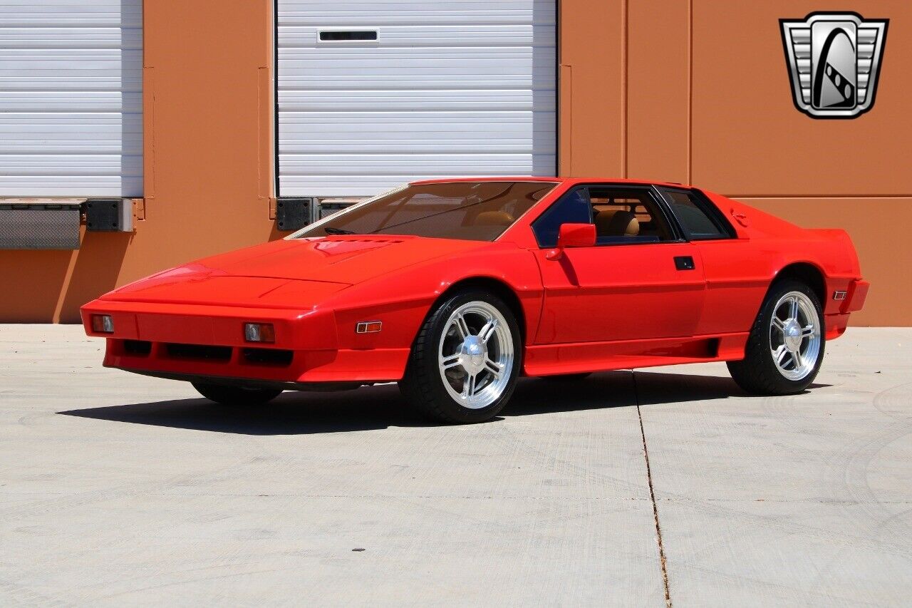 Lotus-Esprit-Coupe-1985-3