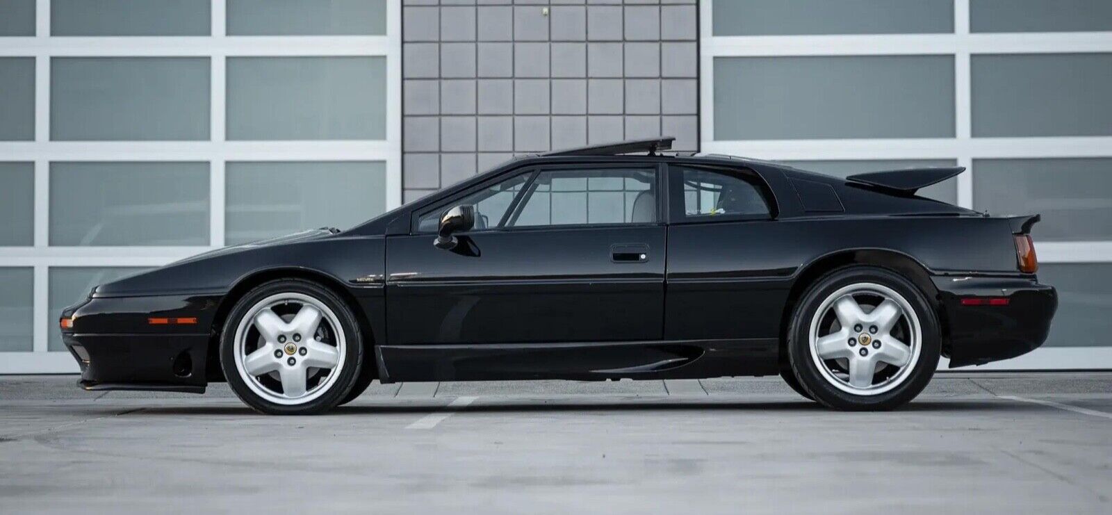 Lotus-Esprit-Coupe-1994-12