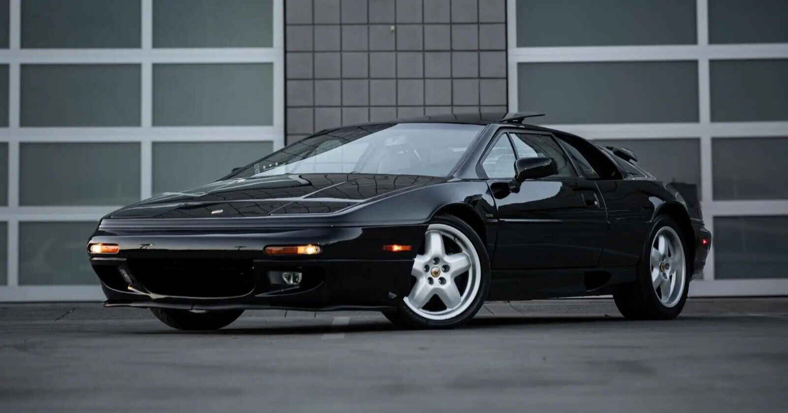 Lotus-Esprit-Coupe-1994-13