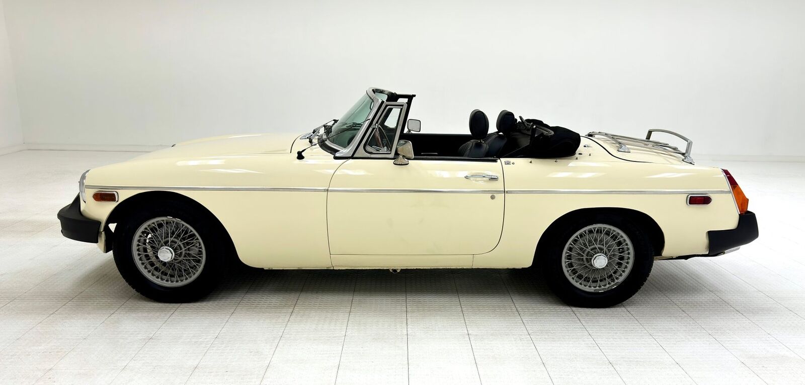 MG-MGB-Cabriolet-1977-3