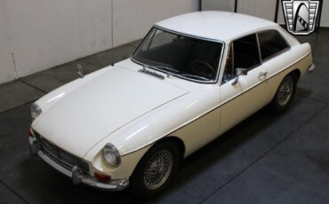 MG-MGB-Coupe-1968-3