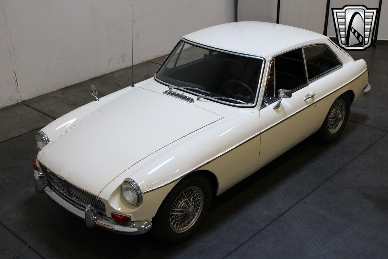 MG-MGB-Coupe-1968-3