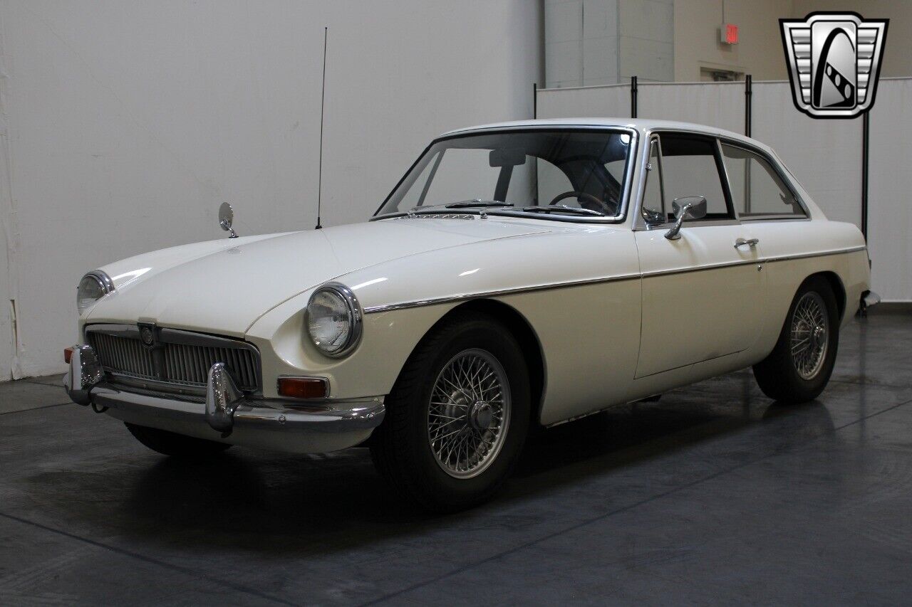 MG-MGB-Coupe-1968-8