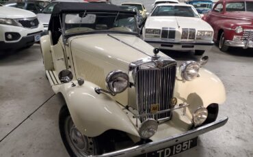 MG-T-Series-Cabriolet-1951-10