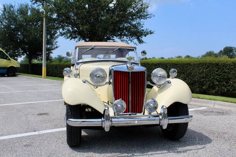 MG-T-Series-Cabriolet-1951-4