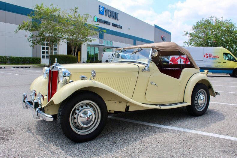 MG-T-Series-Cabriolet-1951-6