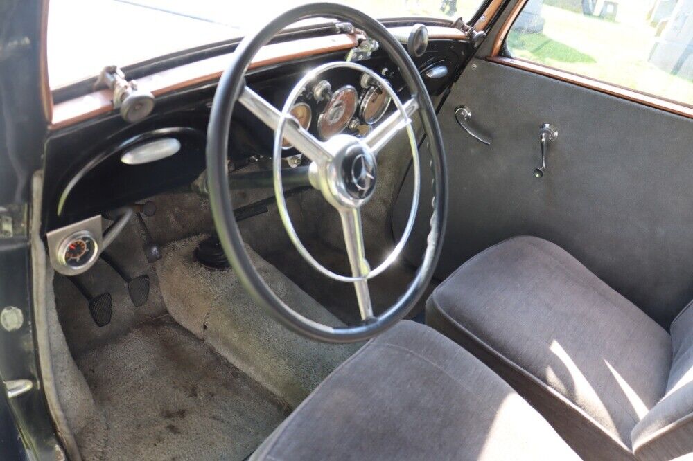 Mercedes-Benz-170V-Saloon-1950-6