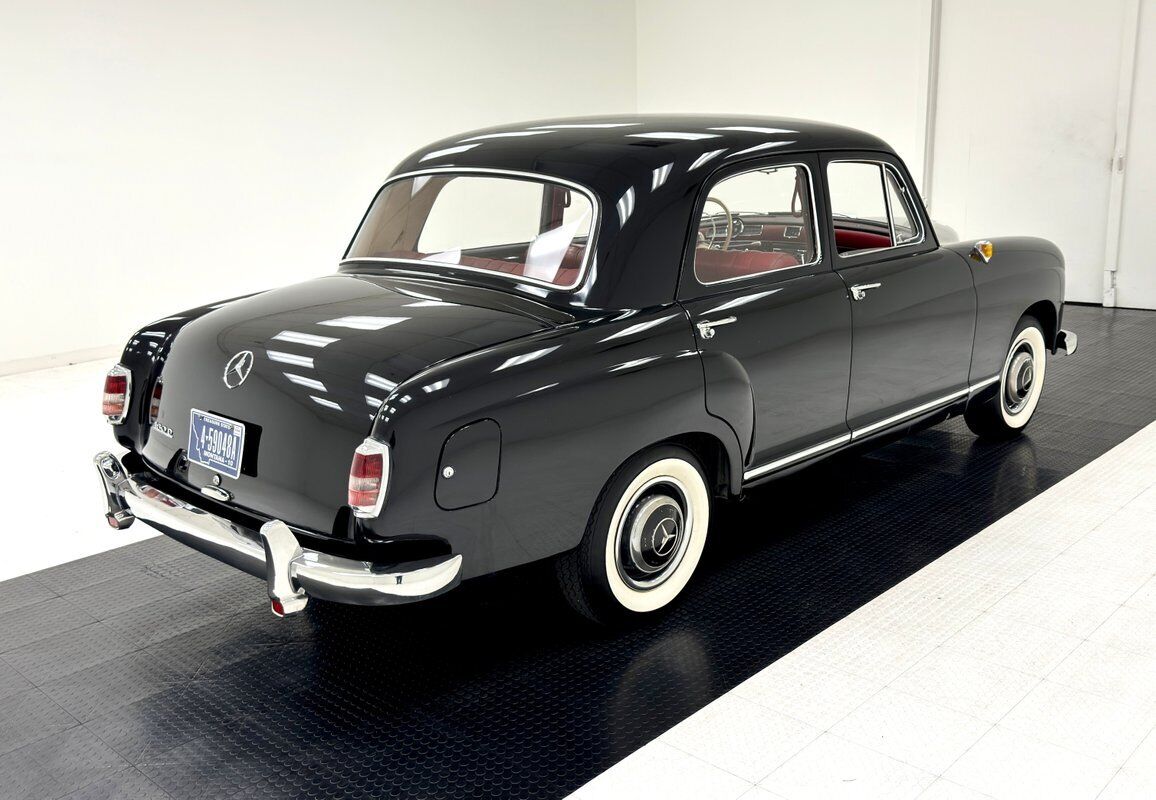 Mercedes-Benz-180D-Berline-1957-4