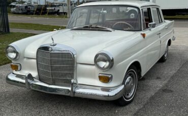 Mercedes-Benz-190-Series-1964-11