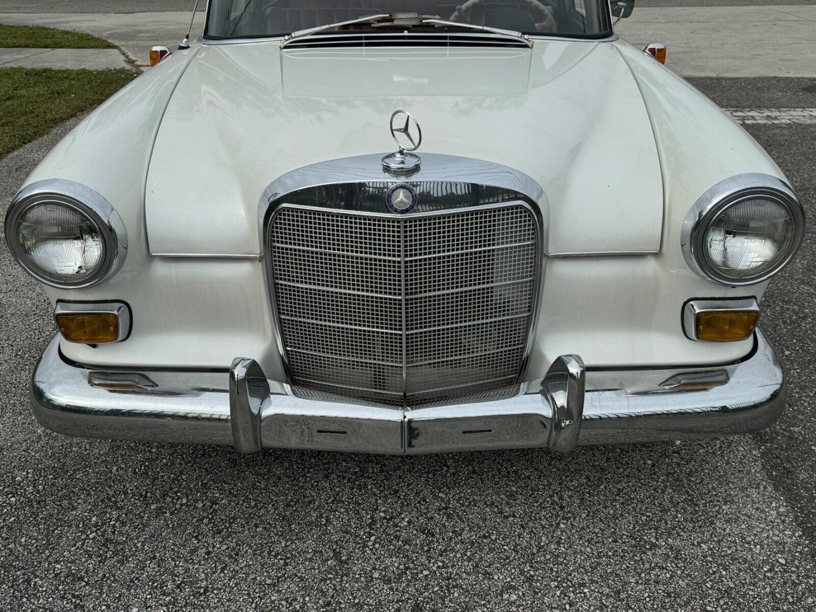 Mercedes-Benz-190-Series-1964-2