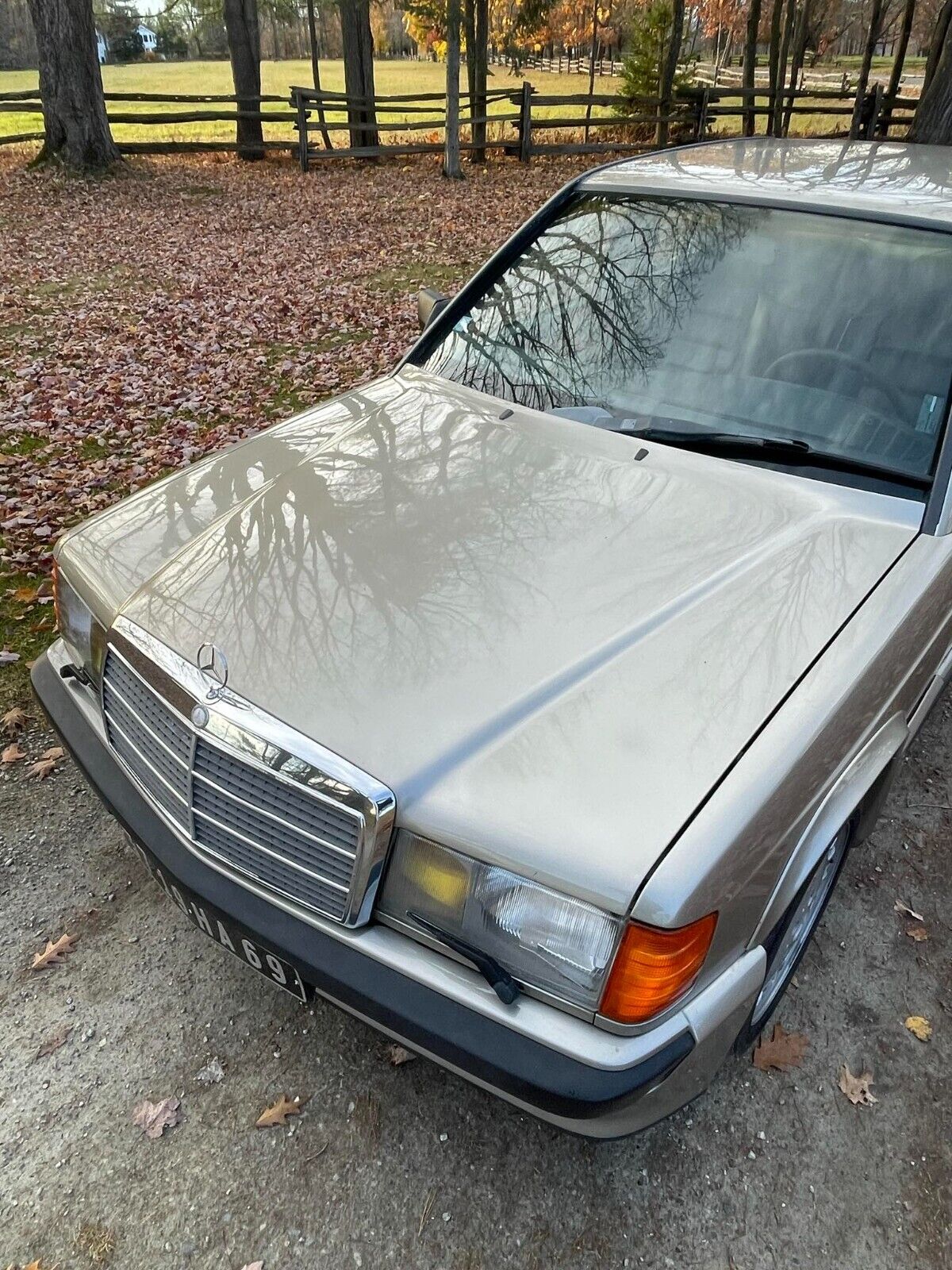 Mercedes-Benz-190-Series-Berline-1986-10