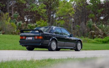 Mercedes-Benz-190-Series-Berline-1989-11