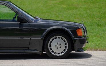 Mercedes-Benz-190-Series-Berline-1989-15