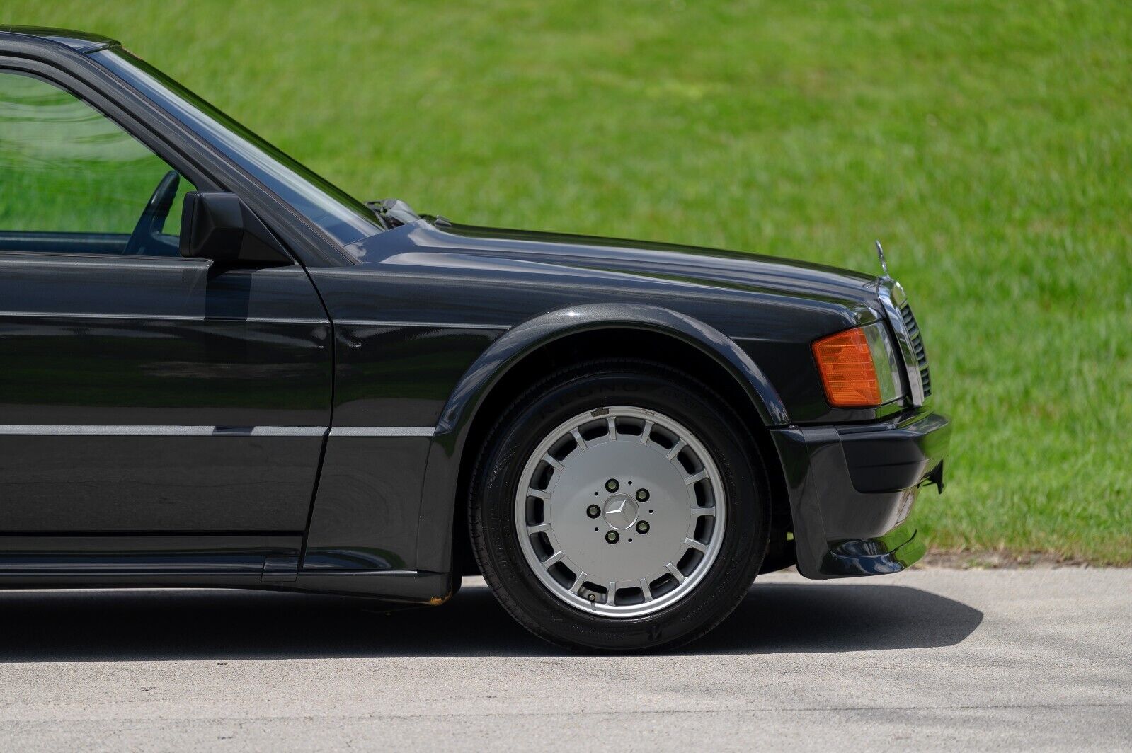 Mercedes-Benz-190-Series-Berline-1989-15