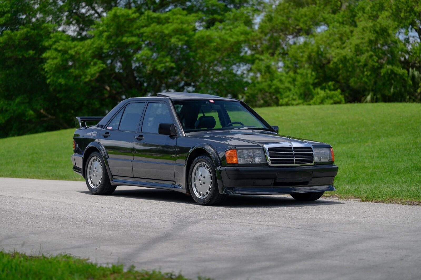 Mercedes-Benz-190-Series-Berline-1989-16