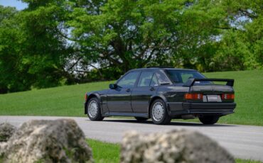 Mercedes-Benz-190-Series-Berline-1989-38